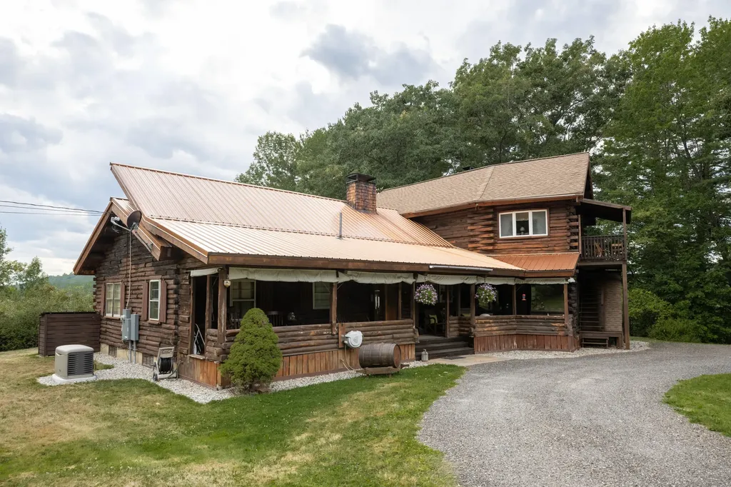 256 E Pittston Road Dresden ME 04342