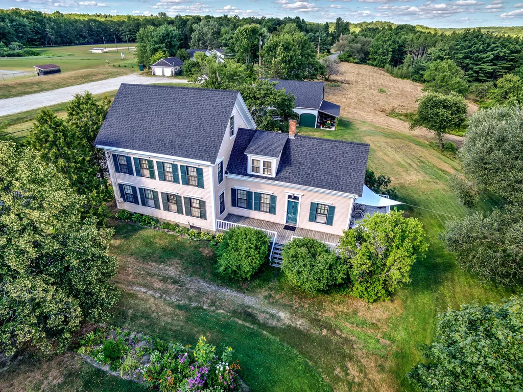 49 Ridge Road Bowdoinham ME 04008