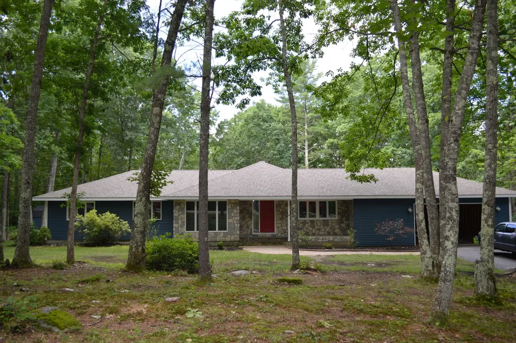 84 Linnell Road Windham ME 04062