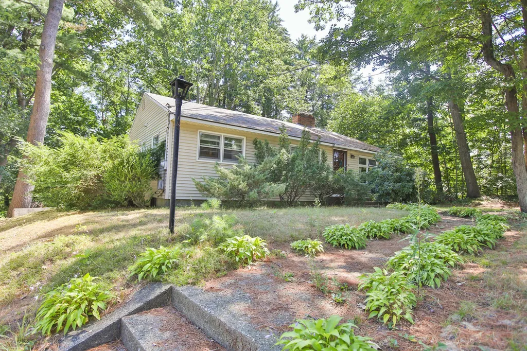 94 Old Post Road Kittery ME 03904
