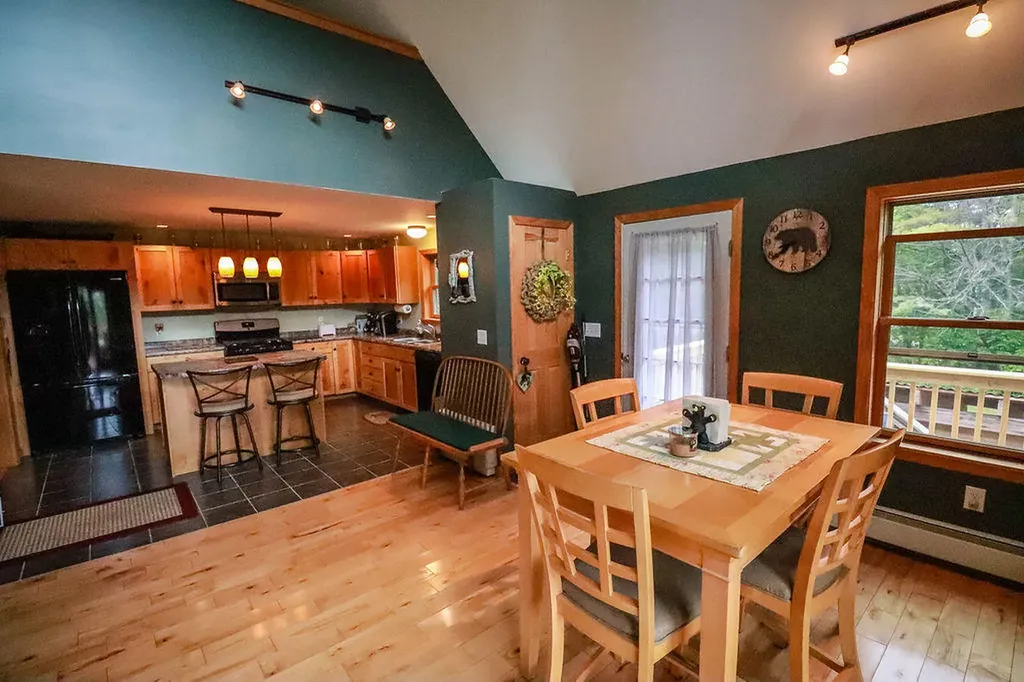 18 Green Road Waterford ME 04088