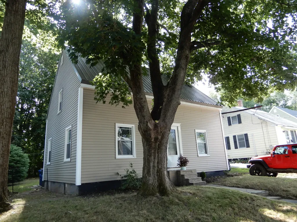 162 Central Street Westbrook ME 04092