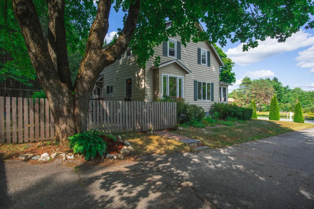 1786 Essex Street Bangor ME 04401