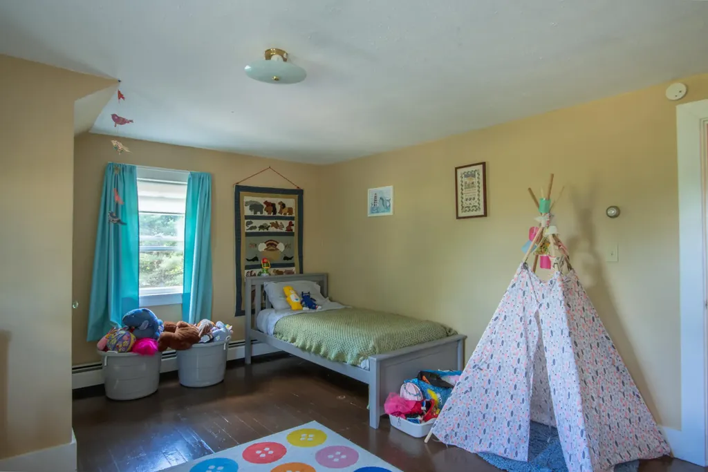 1786 Essex Street Bangor ME 04401