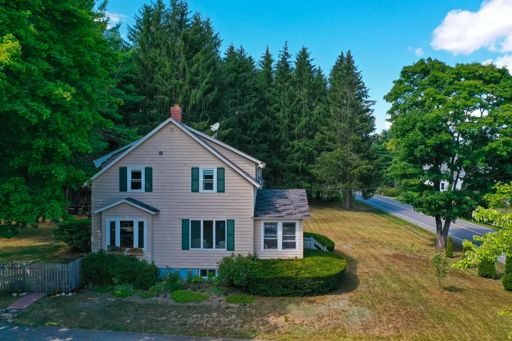 1786 Essex Street Bangor ME 04401