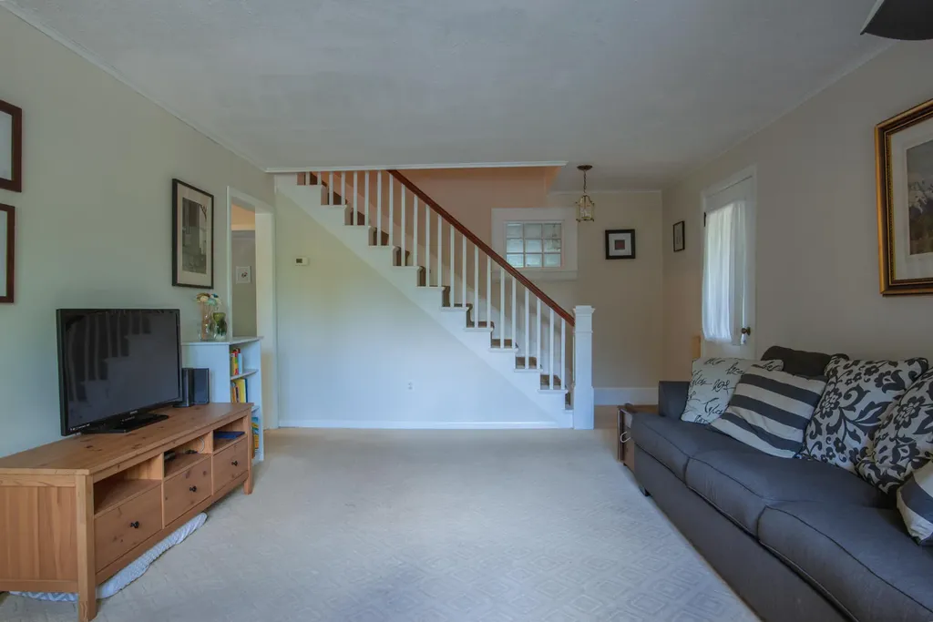 1786 Essex Street Bangor ME 04401