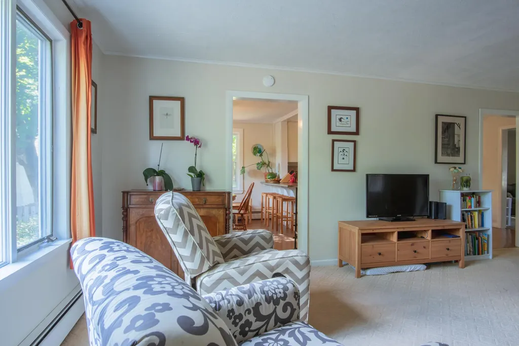 1786 Essex Street Bangor ME 04401