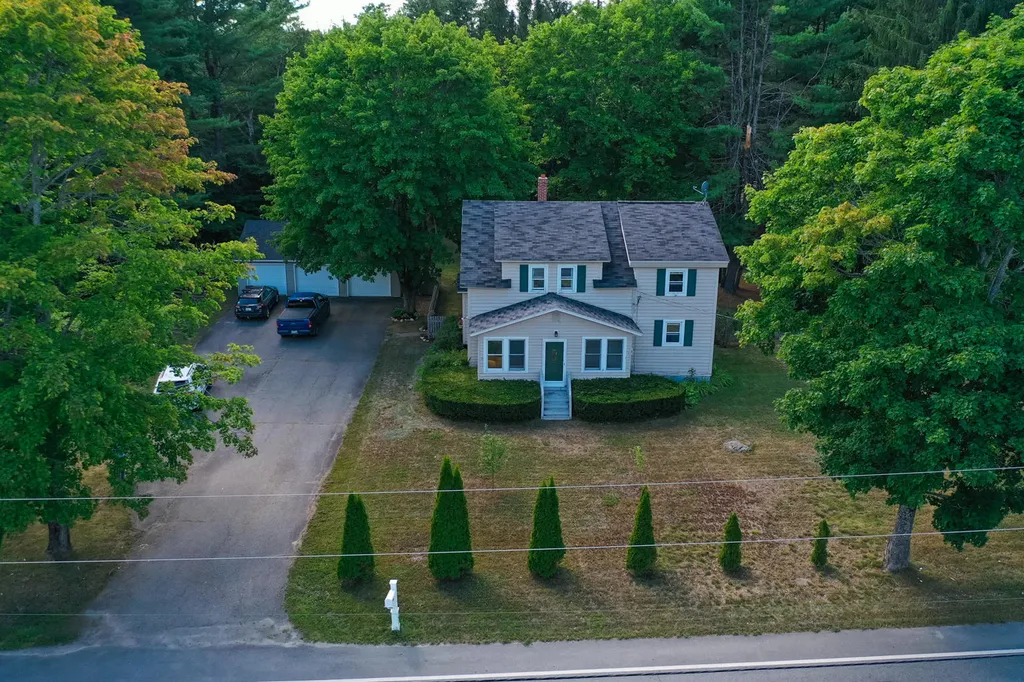 1786 Essex Street Bangor ME 04401