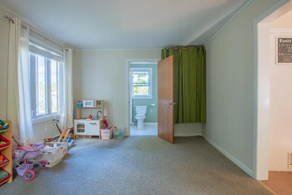 1786 Essex Street Bangor ME 04401