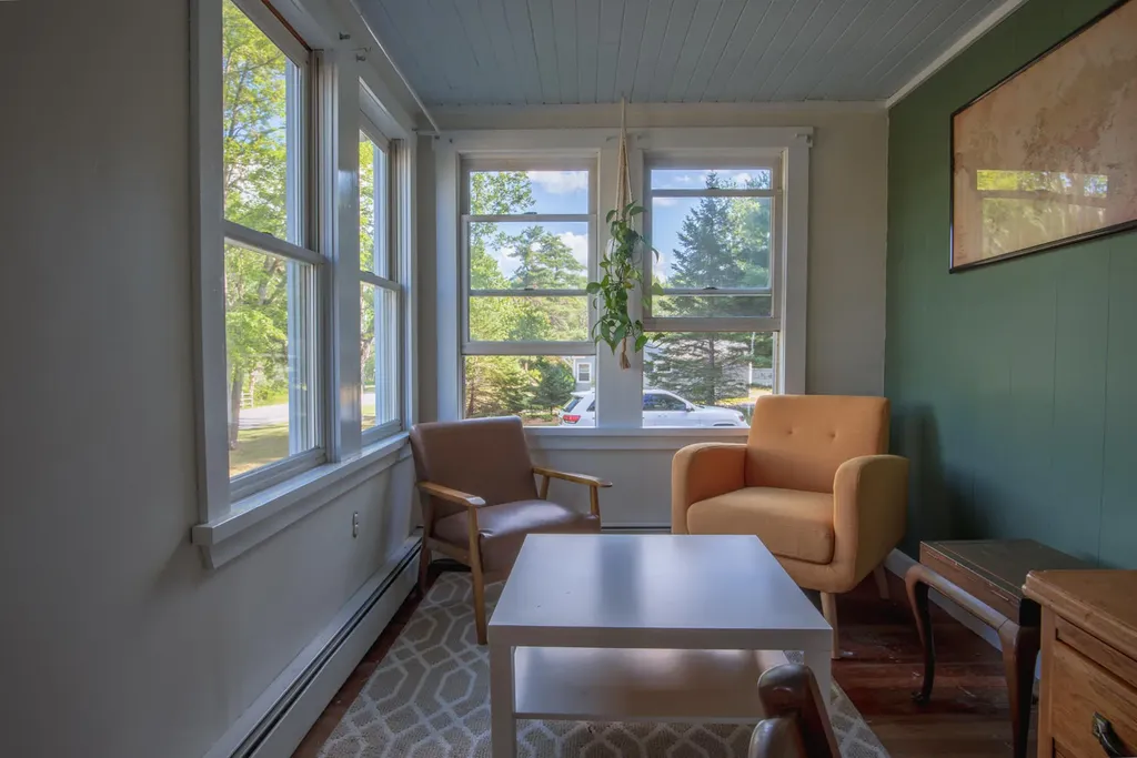 1786 Essex Street Bangor ME 04401