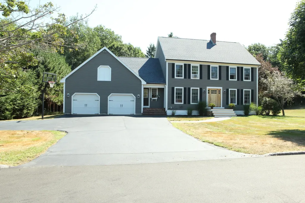 7 Seafields Lane Saco ME 04072