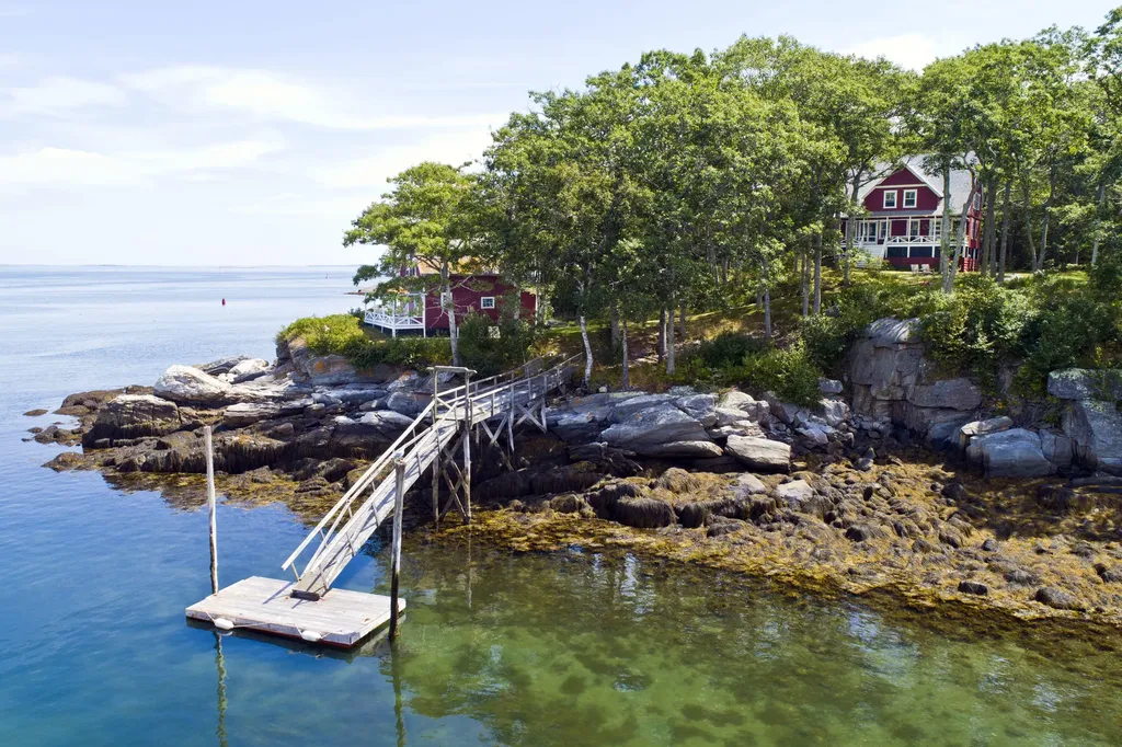 20 & 24 Harbor Point Lane Bristol ME 04554
