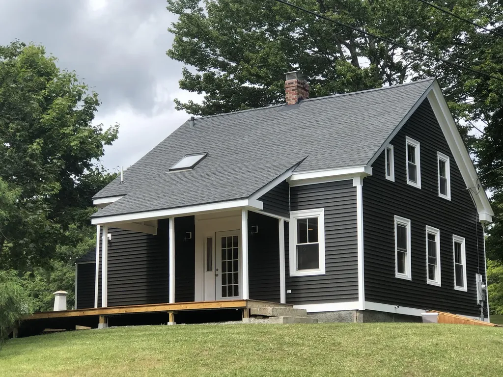 19 Dwight Street Thomaston ME 04861