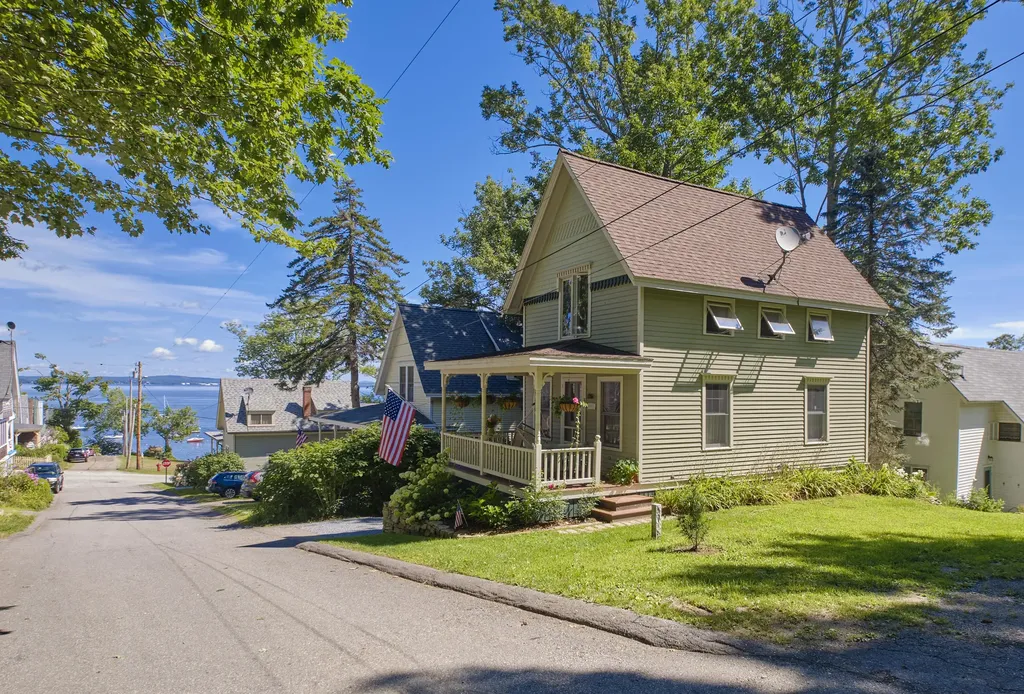 8 Griffin Street Northport ME 04849