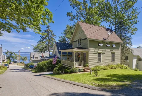 8 Griffin Street Northport ME 04849