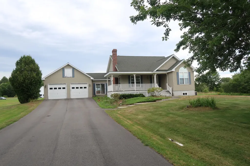 48 Field Road Sidney ME 04330