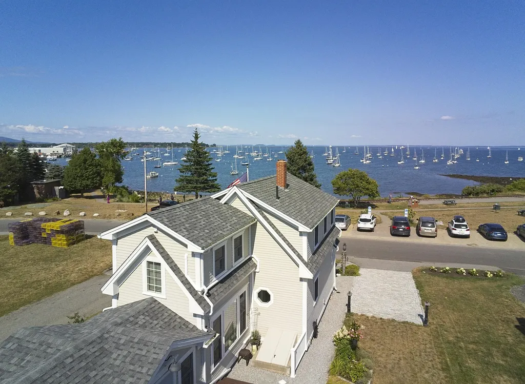 16 Scott Street Rockland ME 04841