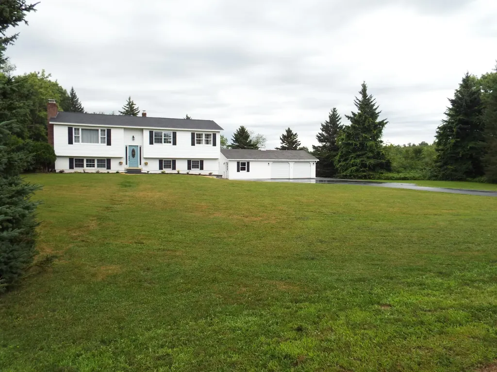 114 Mayo Road Hampden ME 04444