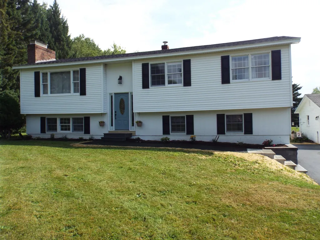 114 Mayo Road Hampden ME 04444