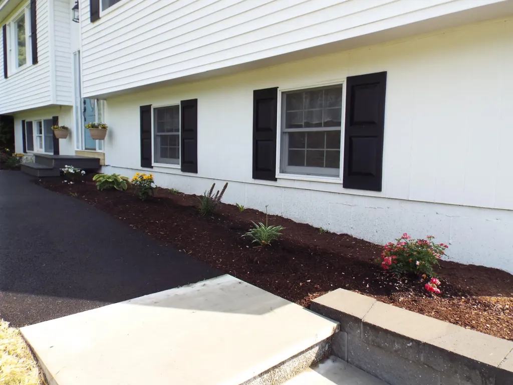 114 Mayo Road Hampden ME 04444