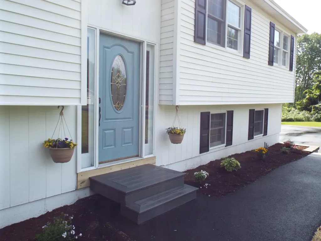 114 Mayo Road Hampden ME 04444