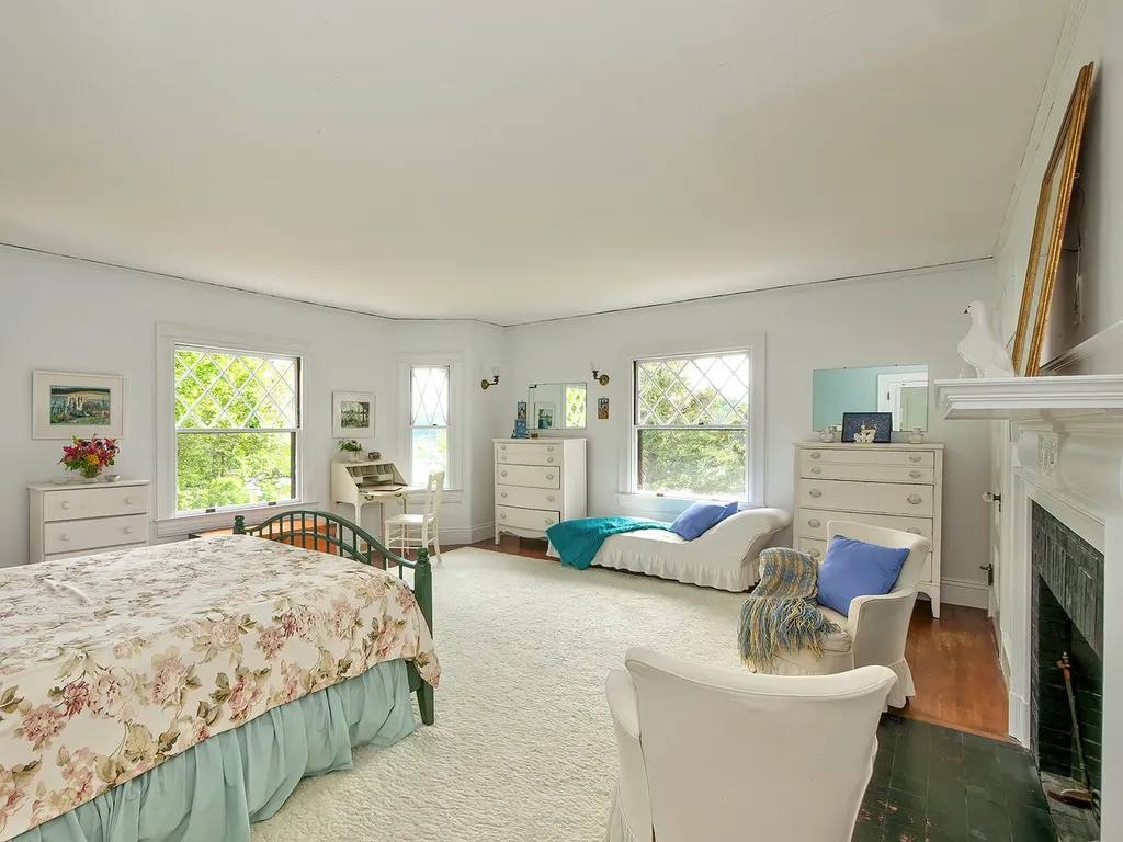 79 Peabody Drive (Northeast Hrb) Mount Desert ME 04662