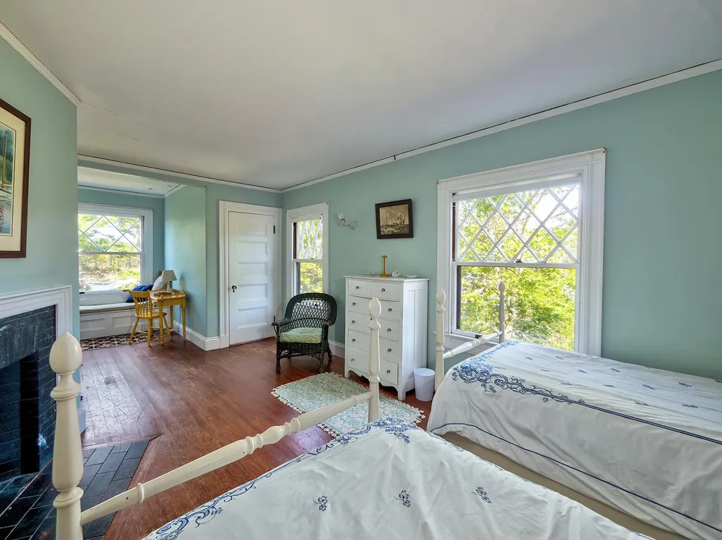 79 Peabody Drive (Northeast Hrb) Mount Desert ME 04662