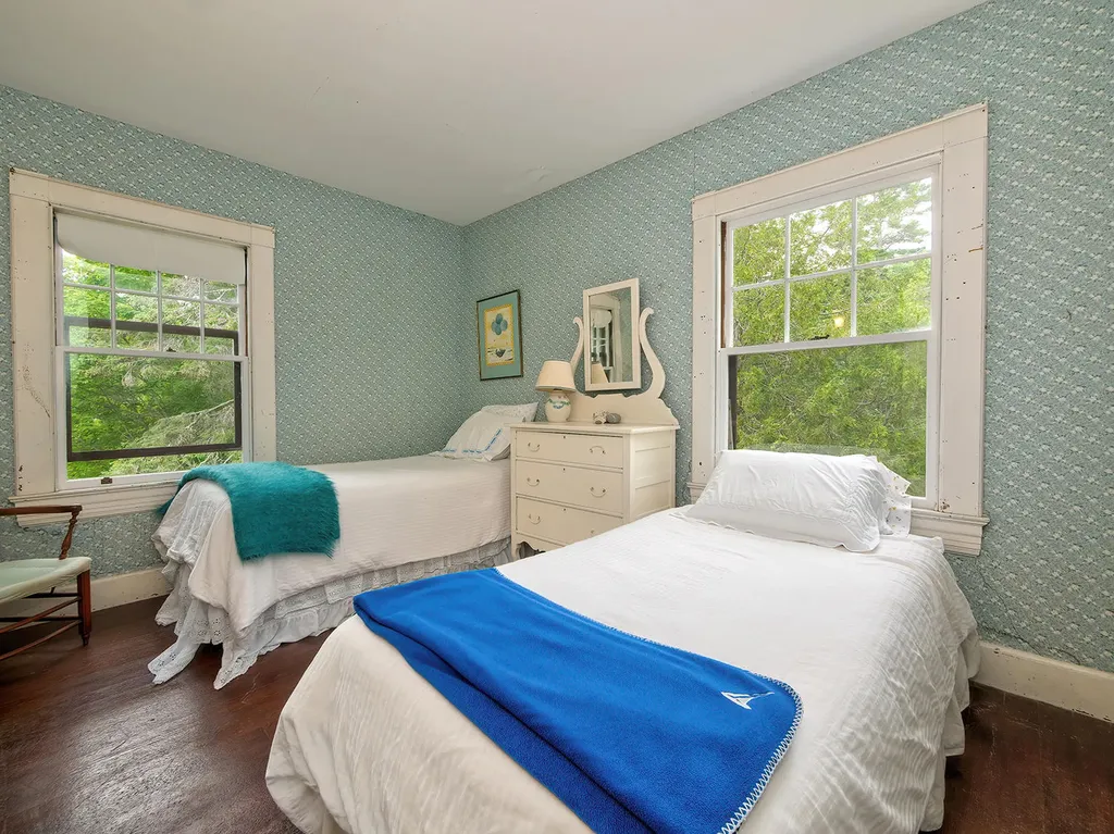79 Peabody Drive (Northeast Hrb) Mount Desert ME 04662