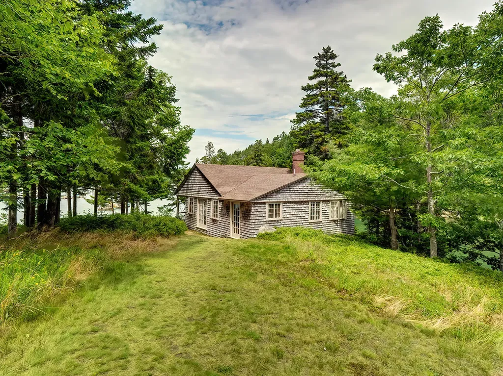 79 Peabody Drive (Northeast Hrb) Mount Desert ME 04662