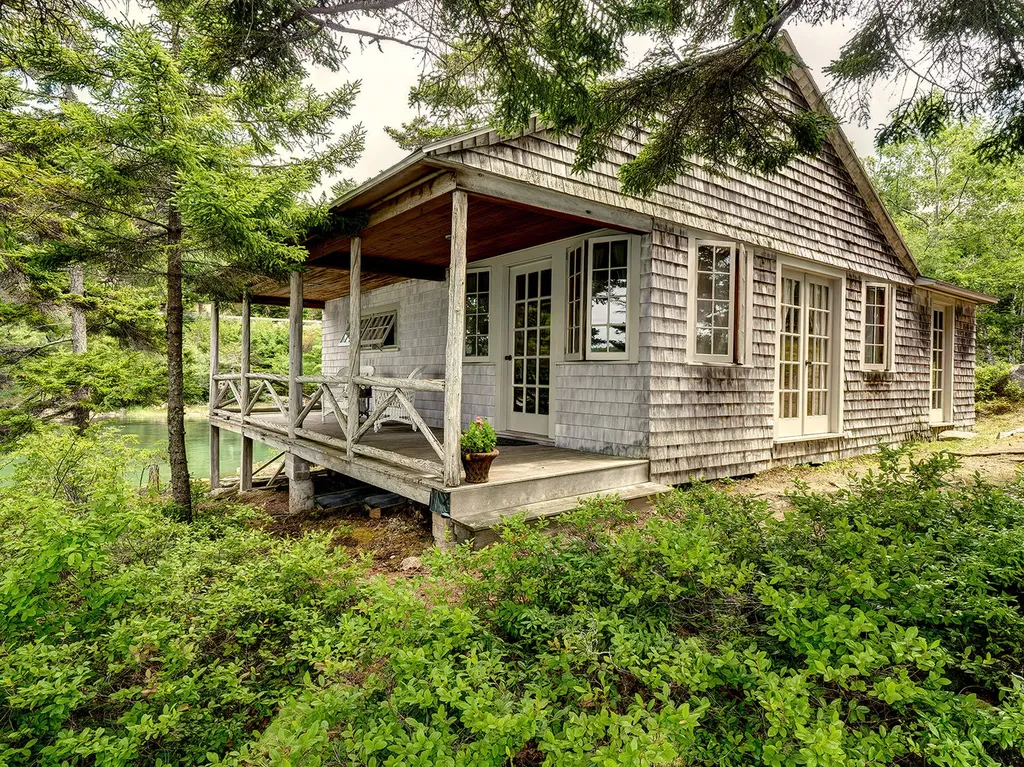 79 Peabody Drive (Northeast Hrb) Mount Desert ME 04662
