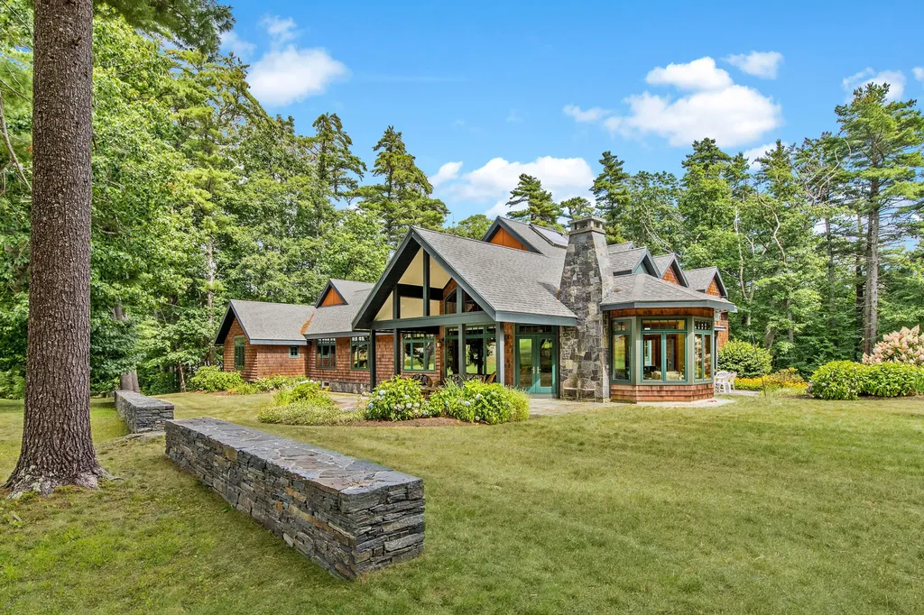 47 Waites Landing Road Falmouth ME 04105