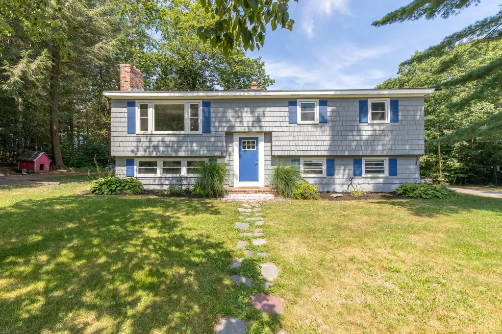 67 Columbus Road Cape Elizabeth ME 04107