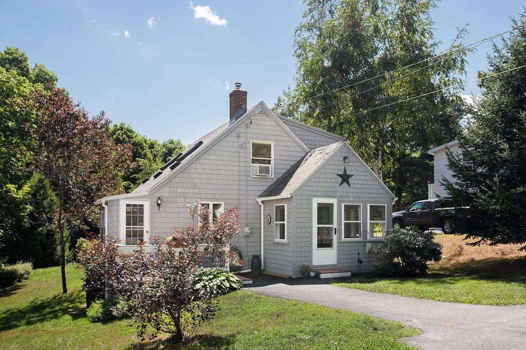 42 Tilton Avenue Kittery ME 03904
