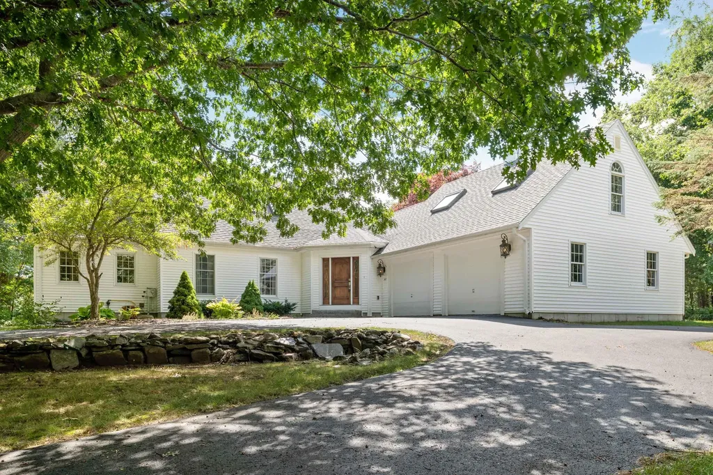349 Mitchell Road Cape Elizabeth ME 04107