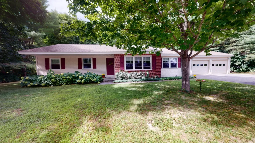 17 Sunset Avenue Auburn ME 04210