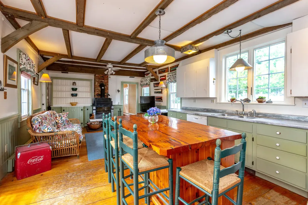 77 Federal Street Wiscasset ME 04578