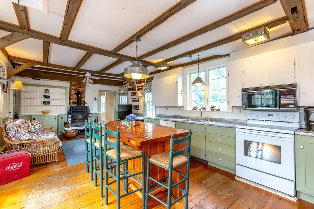 77 Federal Street Wiscasset ME 04578