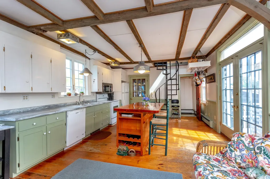77 Federal Street Wiscasset ME 04578