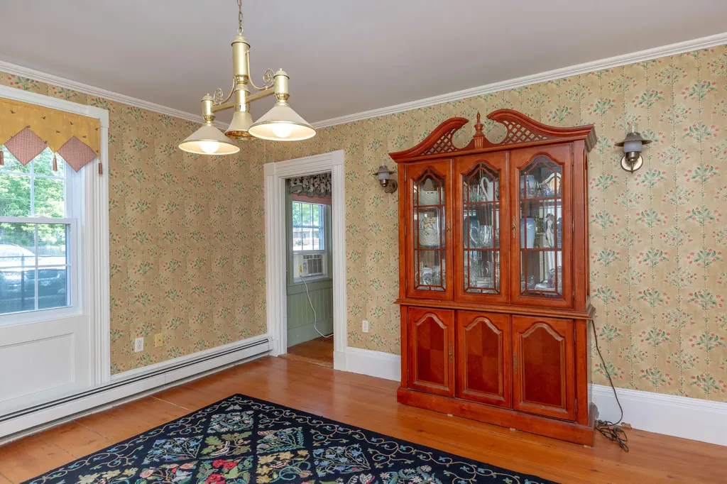 77 Federal Street Wiscasset ME 04578