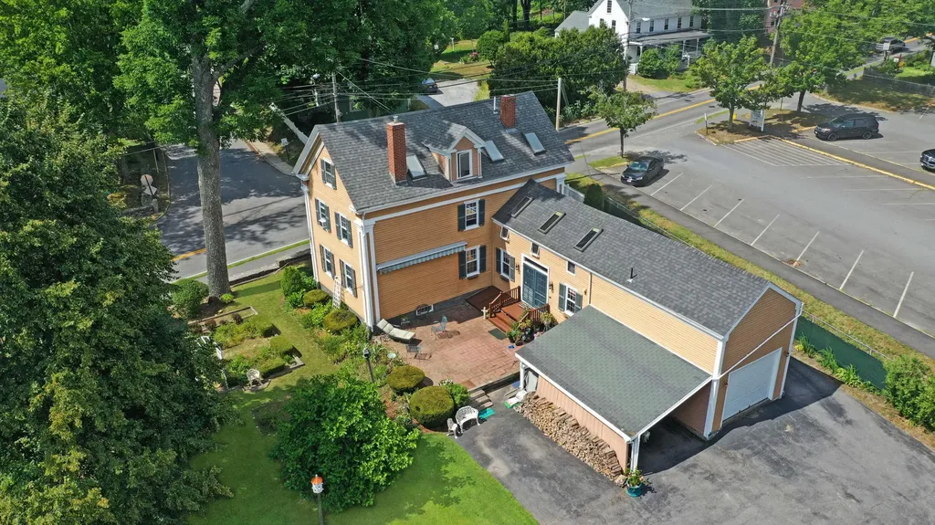 77 Federal Street Wiscasset ME 04578