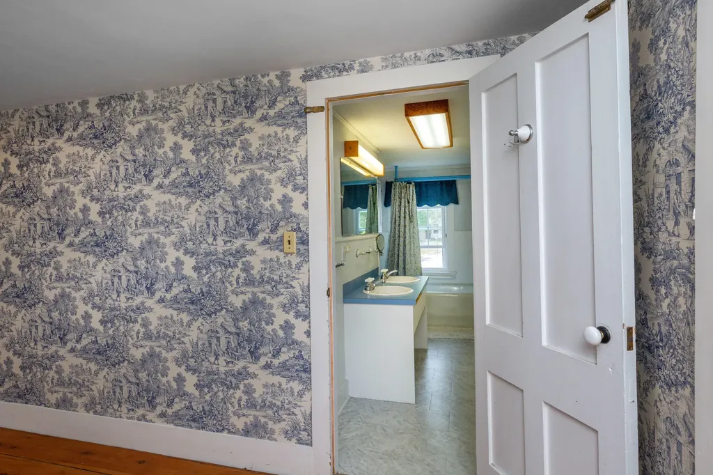 77 Federal Street Wiscasset ME 04578