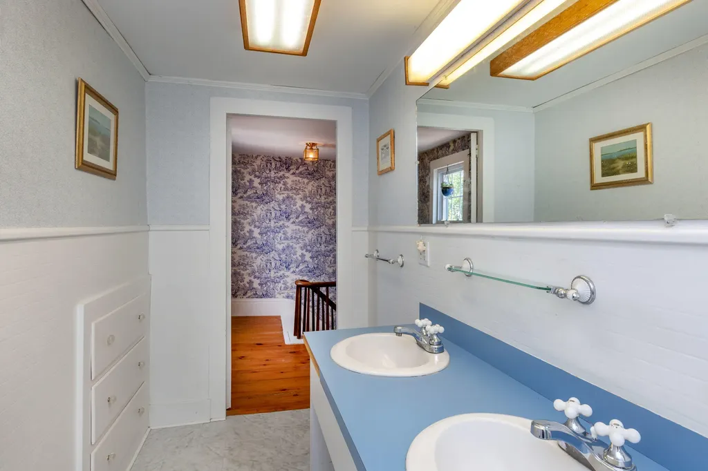 77 Federal Street Wiscasset ME 04578