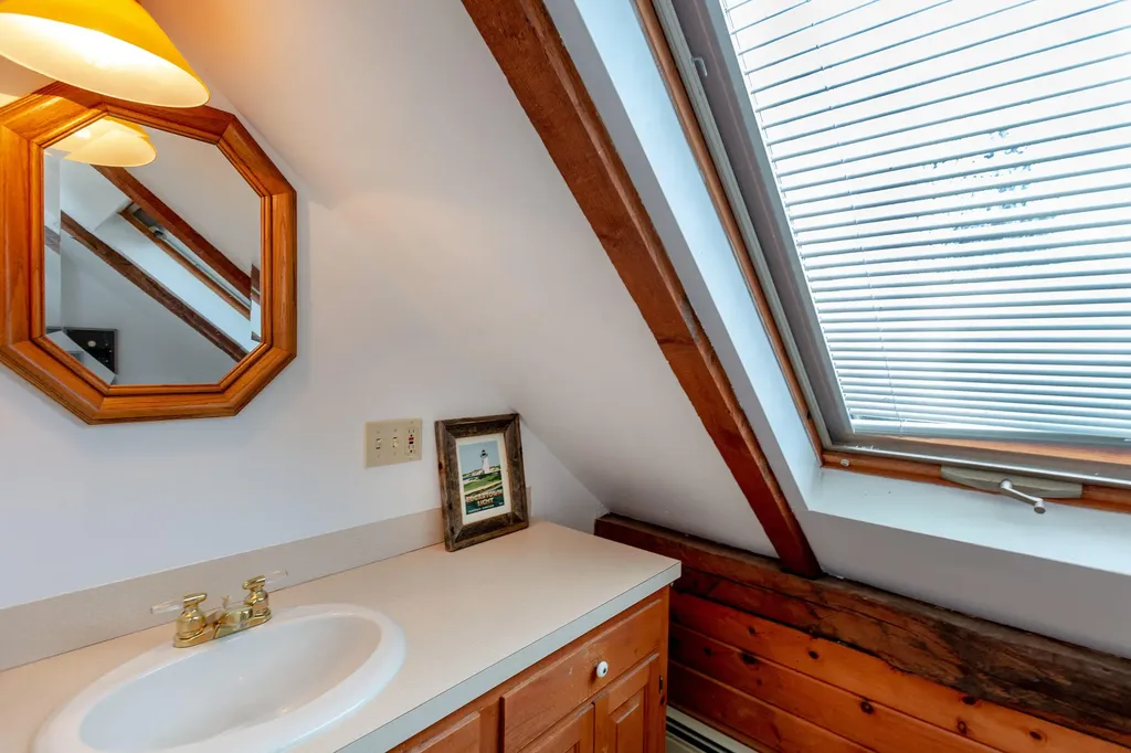 77 Federal Street Wiscasset ME 04578