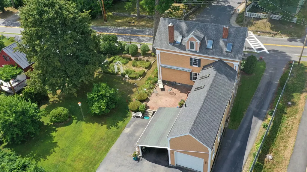 77 Federal Street Wiscasset ME 04578