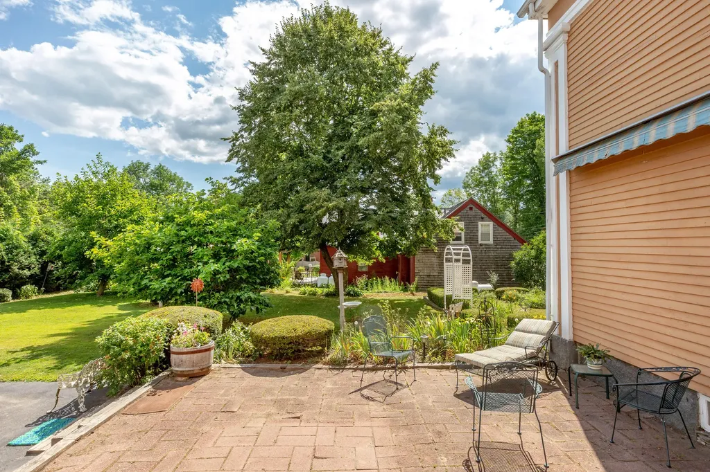 77 Federal Street Wiscasset ME 04578