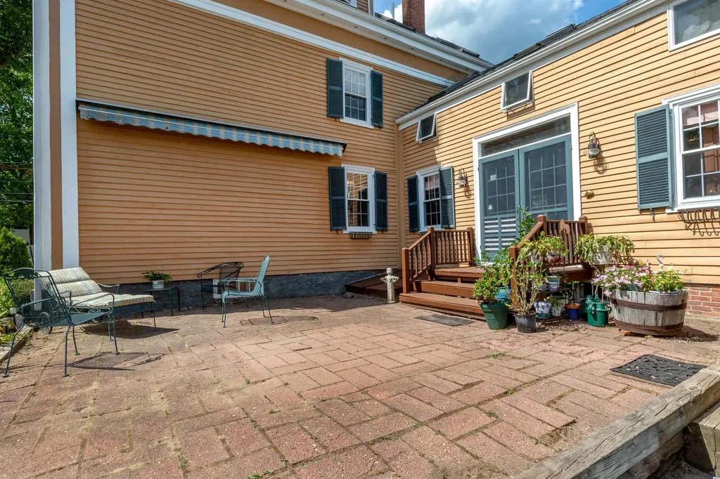 77 Federal Street Wiscasset ME 04578