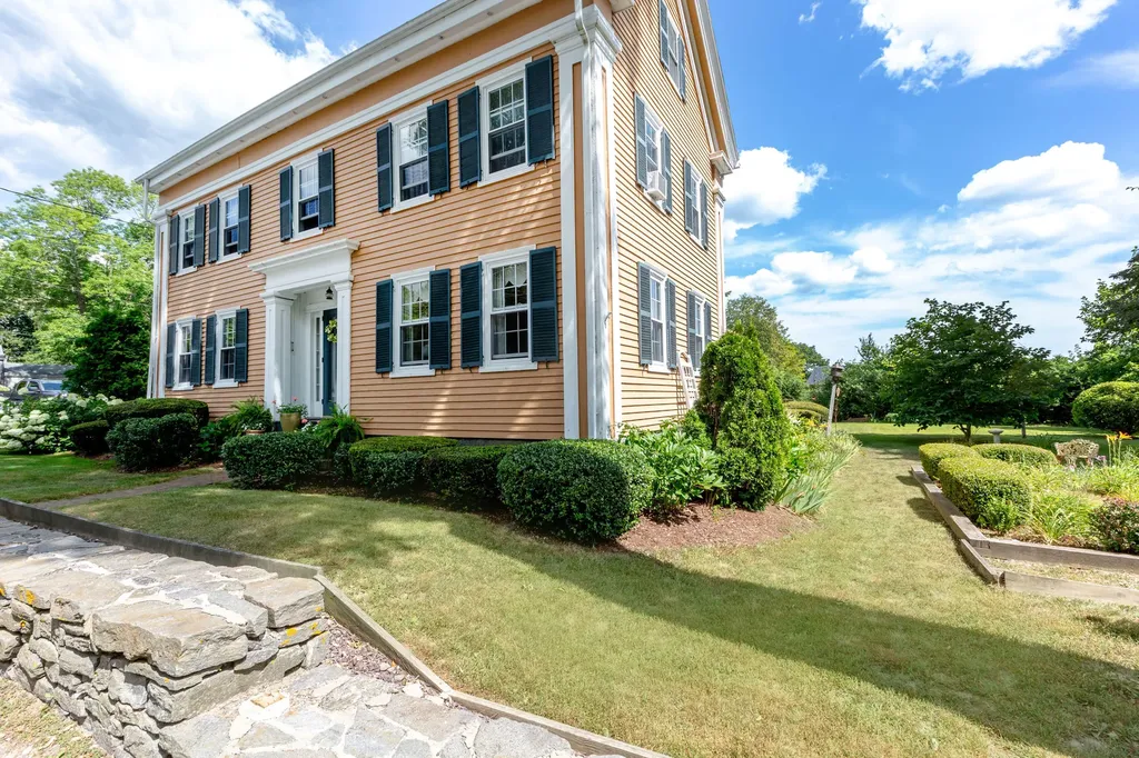 77 Federal Street Wiscasset ME 04578