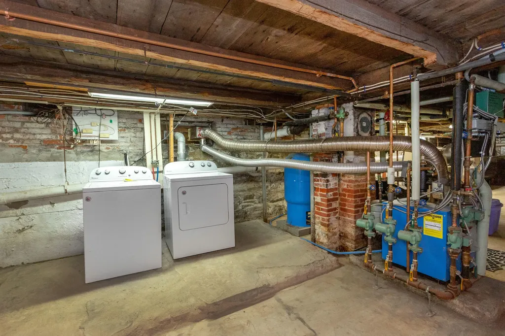 77 Federal Street Wiscasset ME 04578