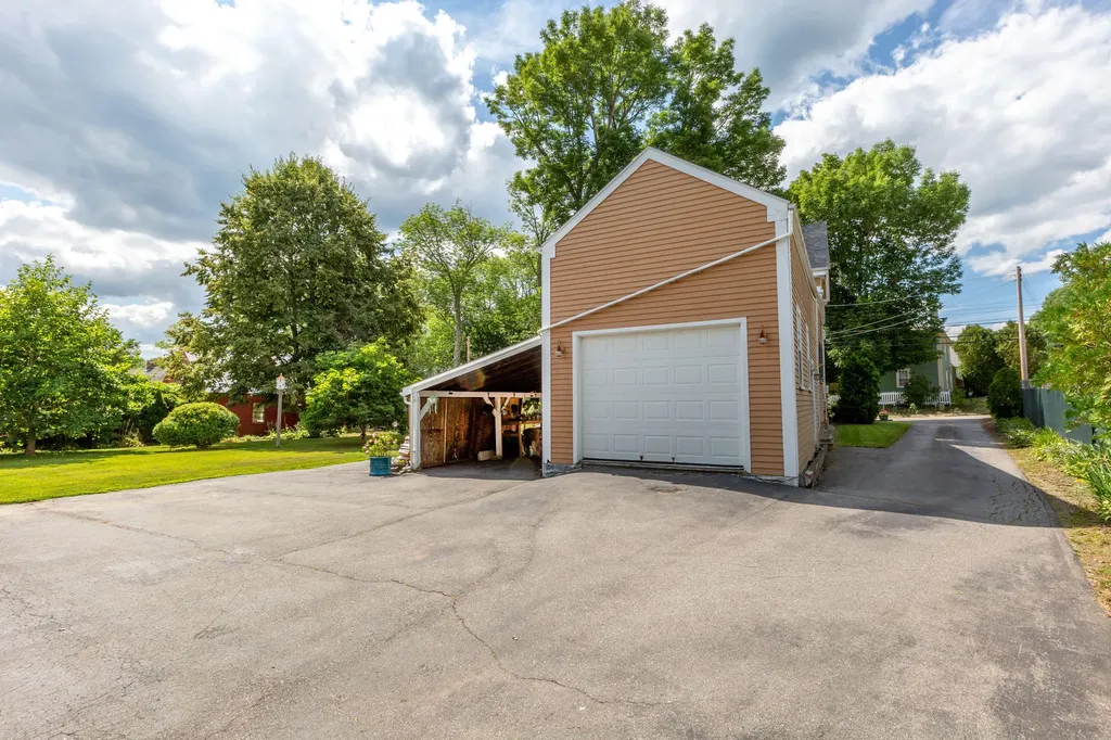 77 Federal Street Wiscasset ME 04578