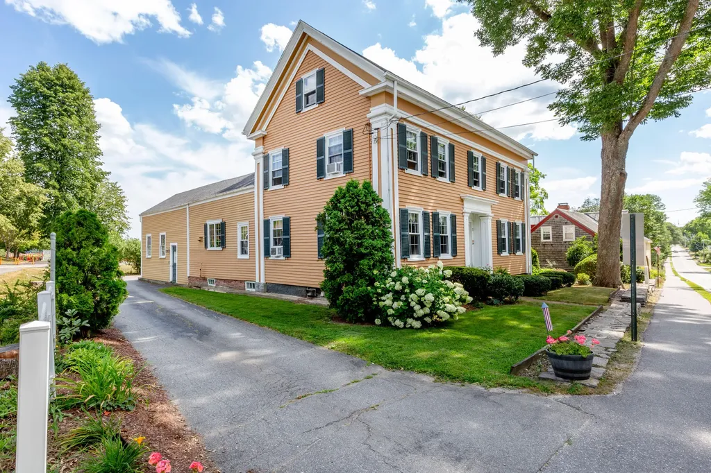 77 Federal Street Wiscasset ME 04578